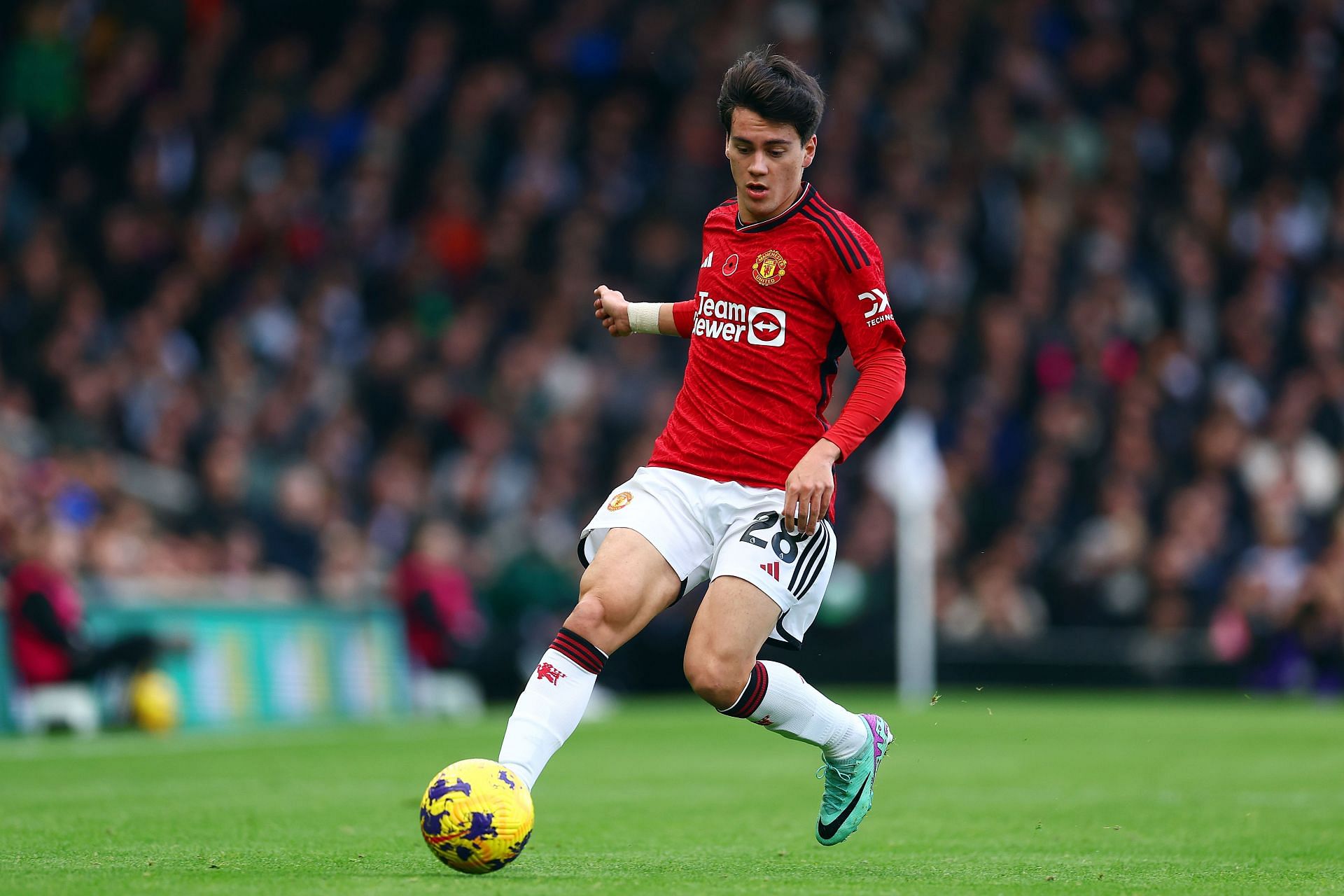 The attacker is set to join Granada.